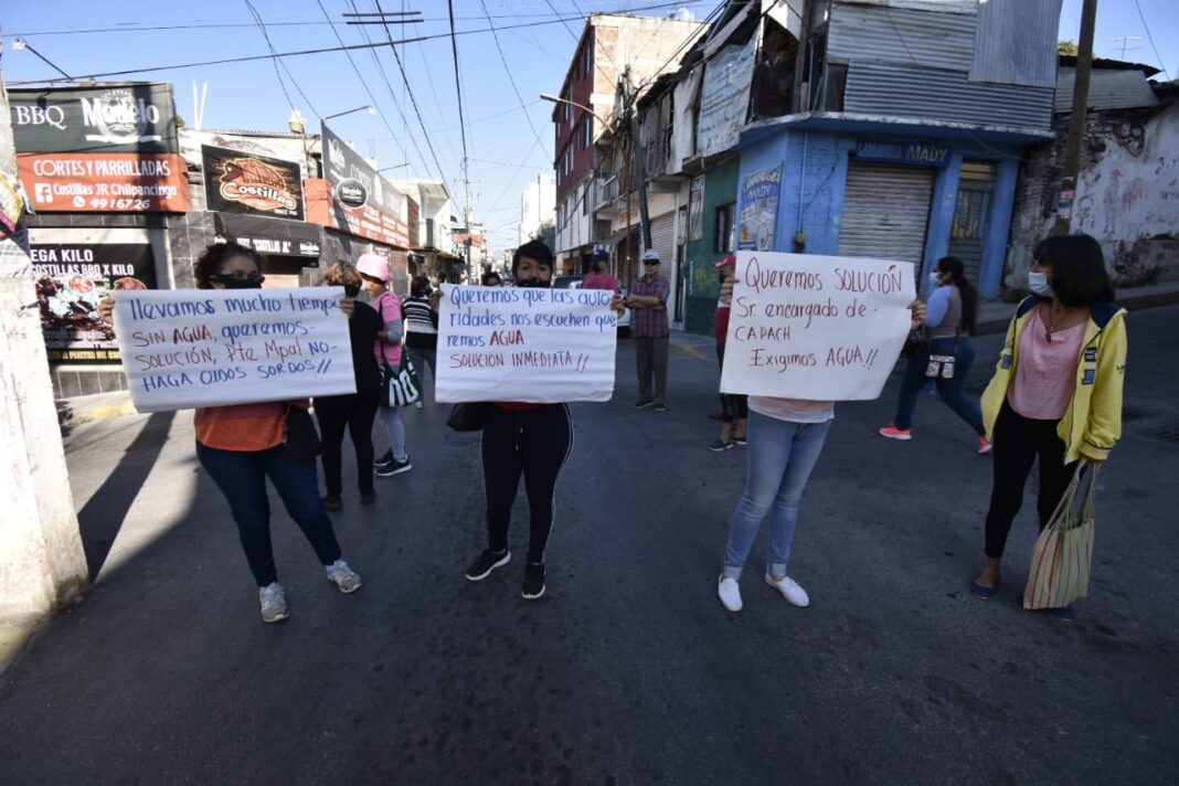 Vecinos del Centro bloquean calle por falta de agua - El Sol de ...