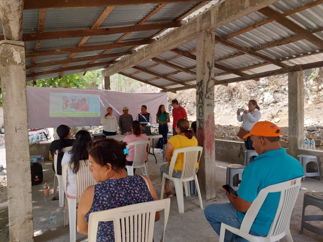Capacitan a familias en materia de Protección Civil - El Sol de ...