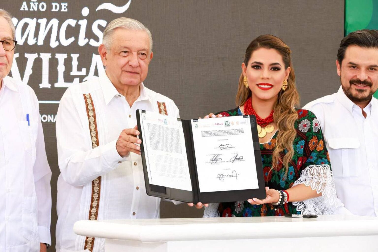 AMLO y Evelyn Salgado firman acuerdo para incorporación de Guerrero al ...