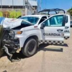 Choca camioneta de la Guardia Nacional contra un poste en la colonia Postal de Acapulco