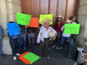 Artesanos y artistas toman el Palacio de Cultura en Chilpancingo para exigir la destitución de Aída Melina Martínez