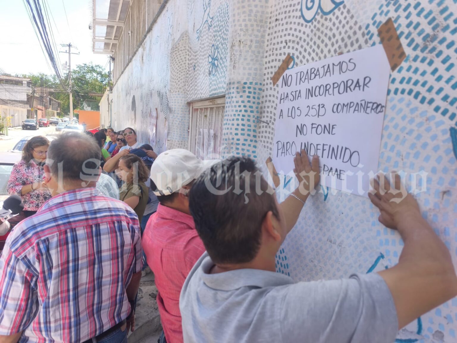 Integrantes del SNTE toman oficinas de Casa Blanca; exigen el pago de ...