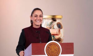 Sheinbaum niega respaldo a aspirantes en Acapulco y defiende método de encuesta en Morena