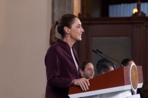 Sheinbaum niega extorsión a mineras en México ante empresarios canadienses