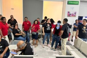 Sección 34 de la CTM protesta en Tribunales Laborales de Acapulco por disputa de contrato colectivo