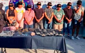 Detienen a ocho personas en operativo; aseguran armas, droga y vehículos