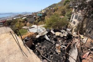 Incendio consume casa de lámina y madera en la la colonia Alta Laja de Acapulco