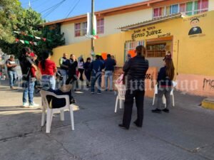 Bloquean libramiento a Tixtla para exigir la reconstrucción de un Jardín de Niños