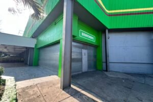 Comercios y gimnasio suspenden actividades en Acapulco