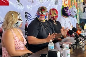 Alberto El Patrón y Santo Jr. encabezan función de Lucha Libre en el puerto de Acapulco