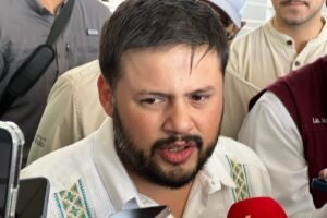 Municipios deben atender comercio informal en zonas turísticas: Fonatur