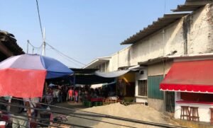 Escala conflicto en mercado de San Marcos; locatarios acusan intento de cierre forzado