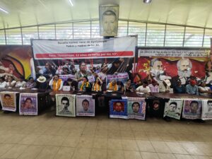 A 12 años de Ayotzinapa, padres de los 43 exigen mantener investigación sobre el Ejército