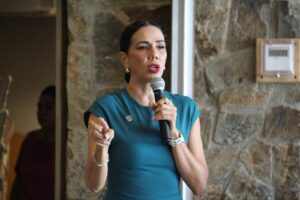 Liz Tapia descarta buscar cargo en 2027; asegura que priorizará concluir su gobierno en Zihuatanejo