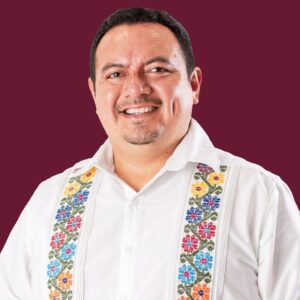 Iván Hernández Díaz se inscribe en proceso interno de Morena para coordinación municipal en Chilpancingo