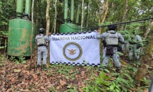 Hallan 3 laboratorios clandestinos en Atoyac, aseguran 26 toneladas de precursores químicos