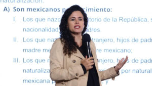Aplicará hasta 2030 la reforma que prohíbe la doble nacionalidad
