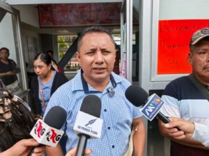 Protestan FEDEG en el IGIFE; denuncian obras inconclusas en 24 escuelas de Guerrero