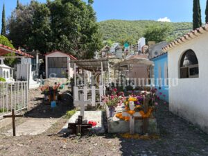 Se esperan mas de 50 mil personas en los panteones de Chilpancingo durante las celebraciones de Día de Muertos